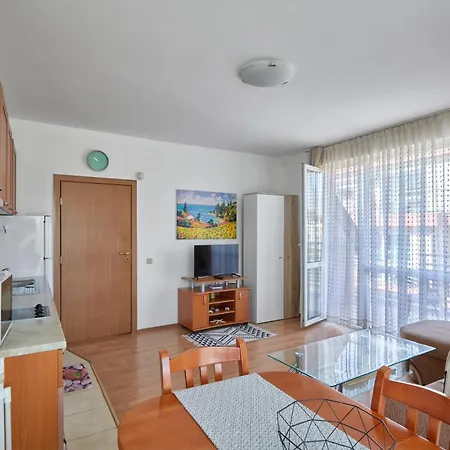 公寓 Charming 1-bedroom In Ravda By Flat Mаnаger