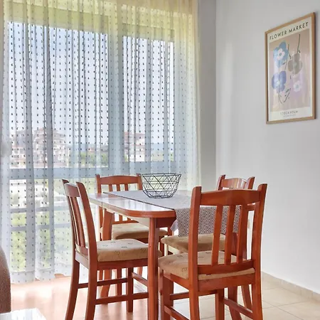 Charming 1-bedroom In Ravda By Flat Mаnаger 内塞伯尔